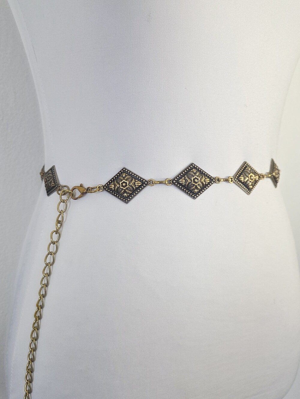 Gold Tone Diamond Shape Chain Belt - Picture 6 of 8